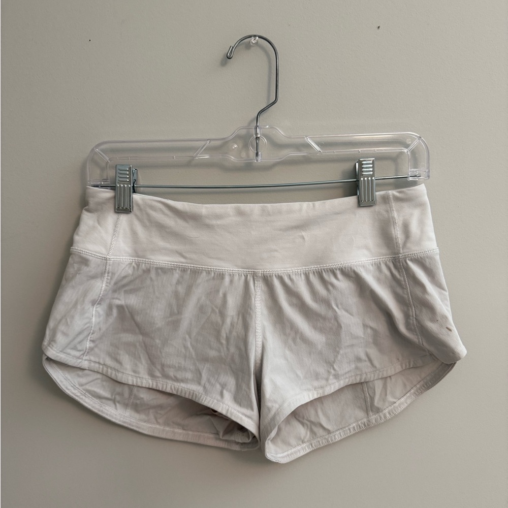 White lululemon 2.5 speed up shorts size 0